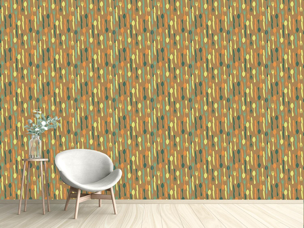 patterned-wallpaper-retro-look-cutlery