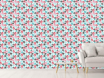patterned-wallpaper-berry-leaves-in-winter