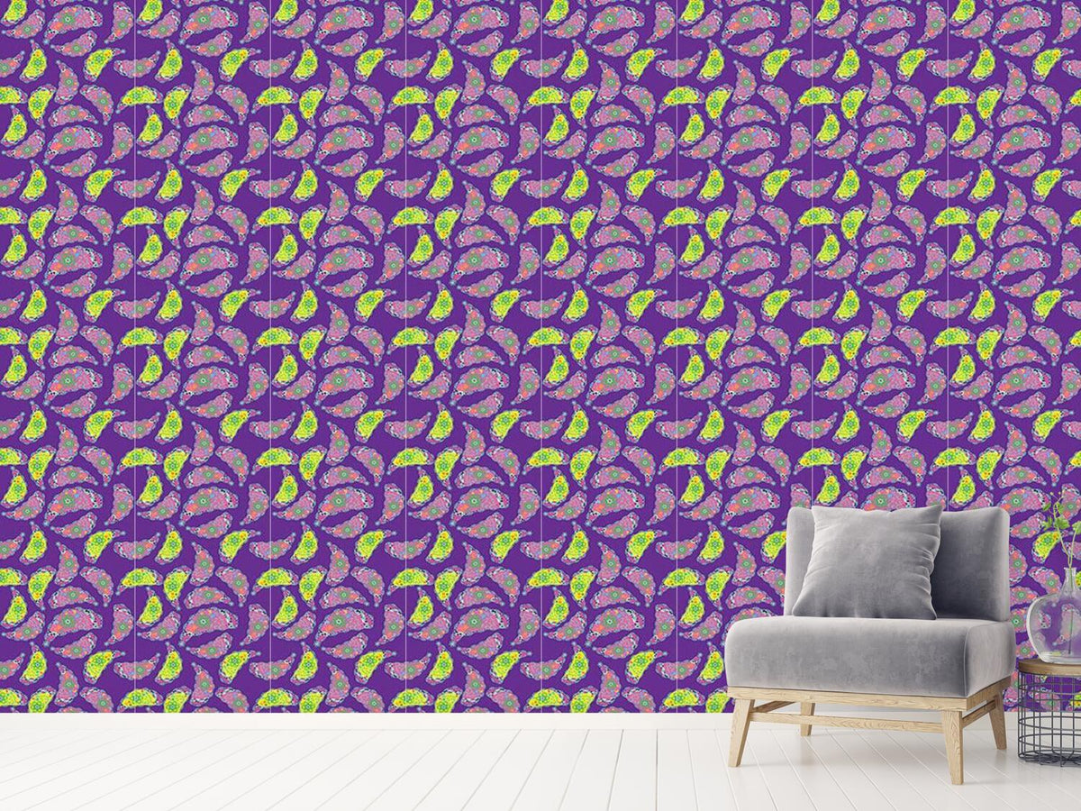 patterned-wallpaper-paisley-dance