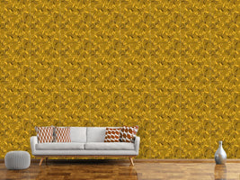 patterned-wallpaper-climbing-foliage-in-autumn