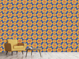 patterned-wallpaper-compass-flowers