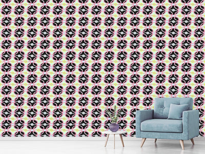 patterned-wallpaper-waiting-for-a-chain-reaction