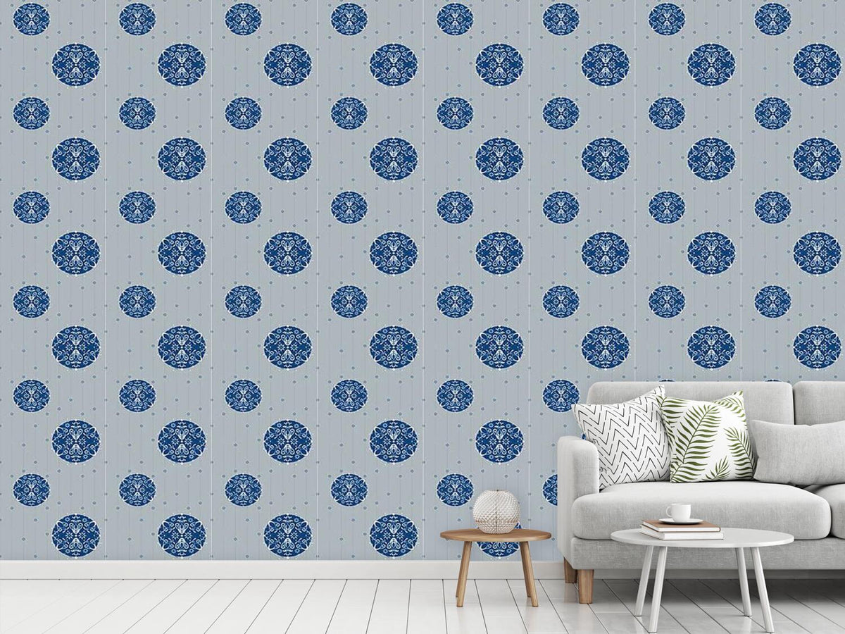 patterned-wallpaper-christmas-ornaments-silver