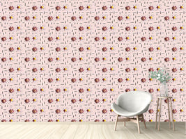 patterned-wallpaper-counting-daisies
