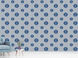 patterned-wallpaper-christmas-ornaments-silver