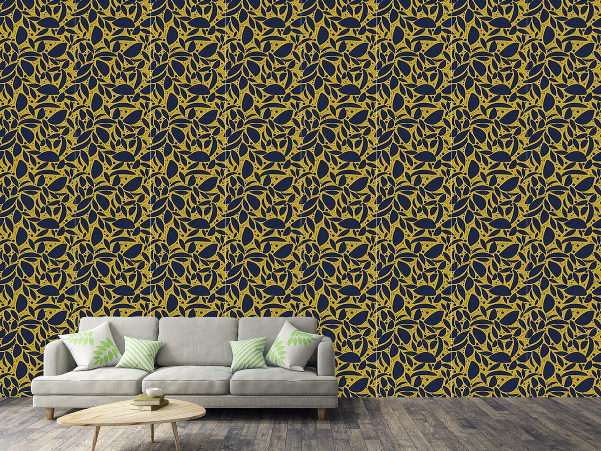 patterned-wallpaper-gold-leaf-silhouettes