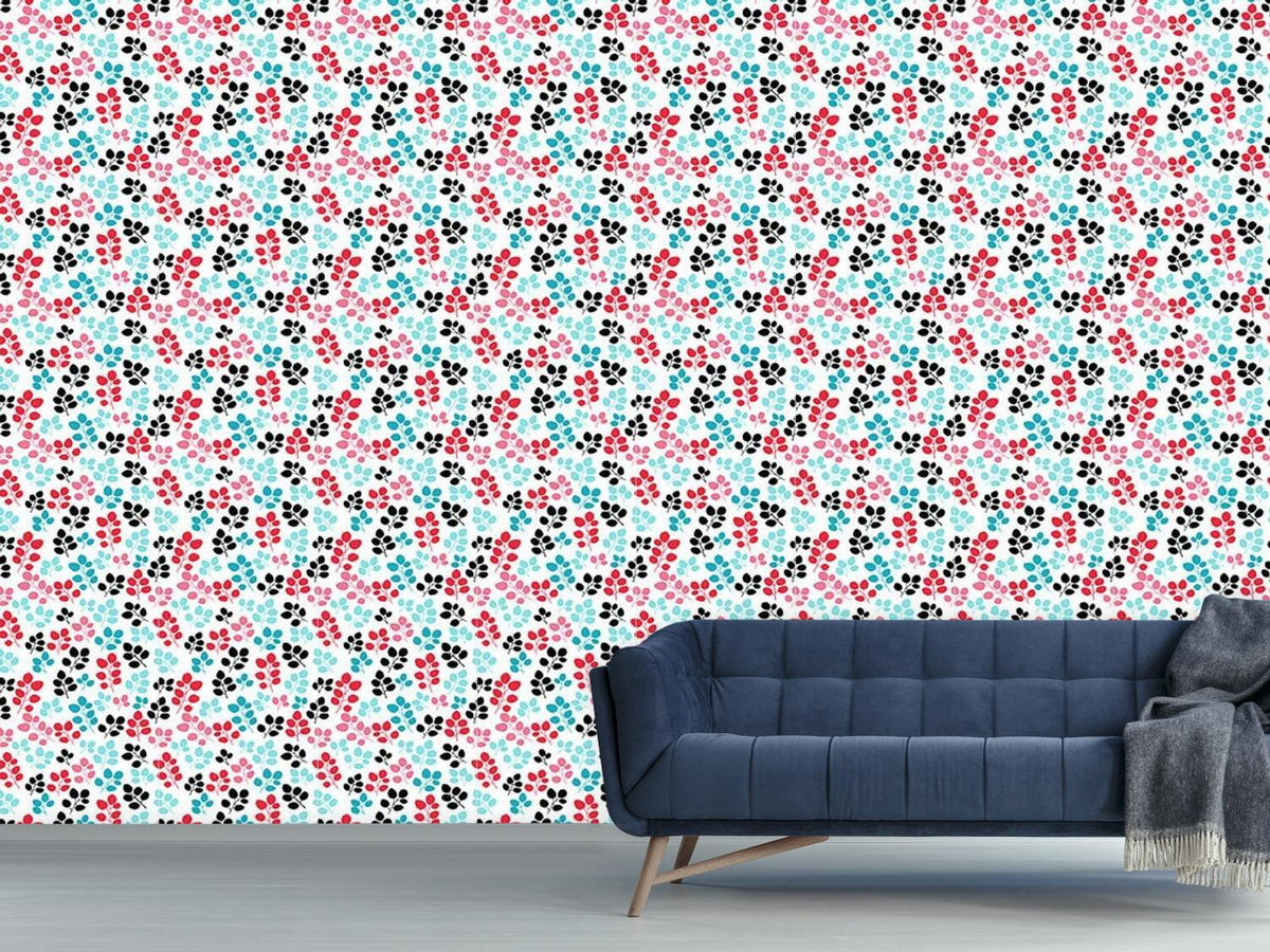 patterned-wallpaper-berry-leaves-in-winter