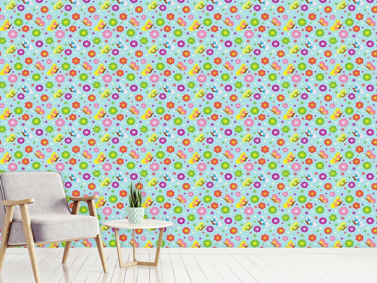 patterned-wallpaper-party-flowers