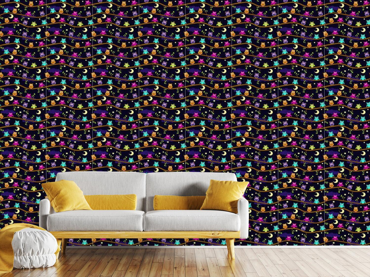 patterned-wallpaper-a-night-at-the-owl-hotel