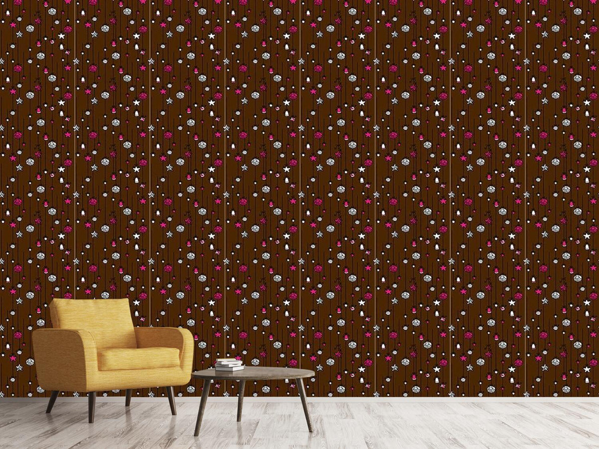 patterned-wallpaper-christmas-tree-decorations