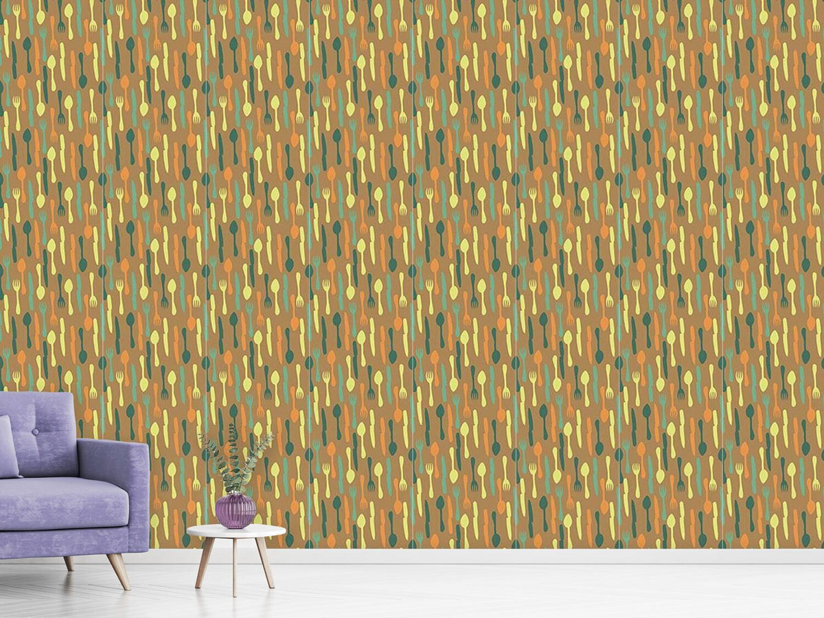 patterned-wallpaper-retro-look-cutlery