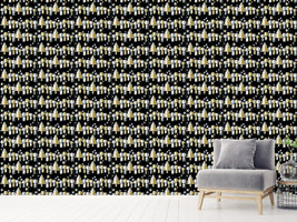 patterned-wallpaper-candle-light-in-gold-luster