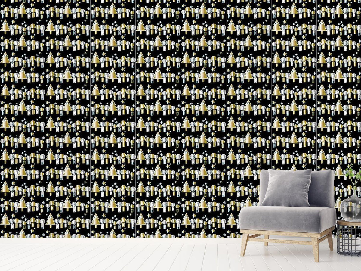 patterned-wallpaper-candle-light-in-gold-luster