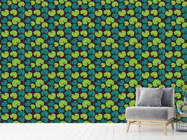 patterned-wallpaper-ladys-mantle