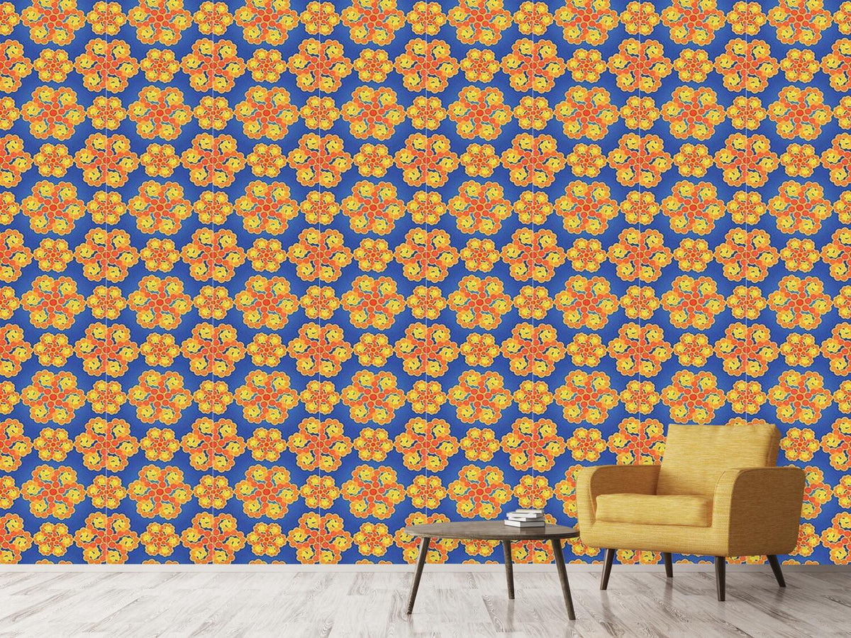 patterned-wallpaper-compass-flowers